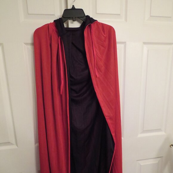Vampire Cape Black and Red Reversible with hood Adult Unisex Halloween Costume - Picture 1 of 4